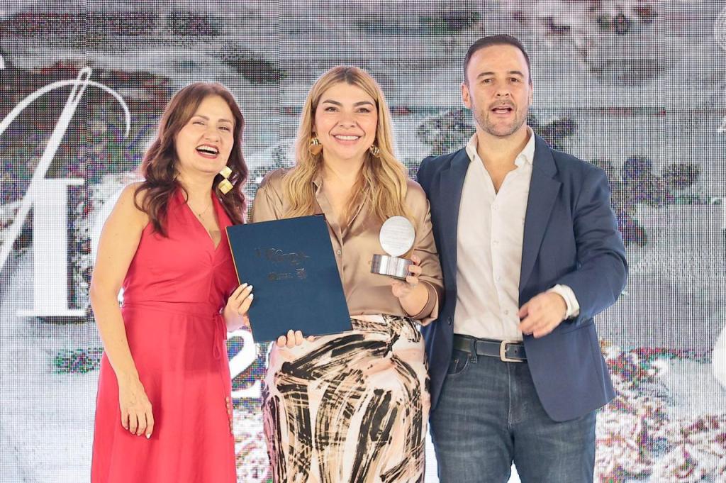 La colección “Pereira es Mujer” de la Alcaldía de Pereira, brilló en la pasarela principal de Eje Moda&nbsp;2024.