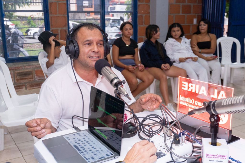 En la comuna Consota, la Emisora Cultural de Pereira realizó el primer Taller de Radio y&nbsp;Podcast