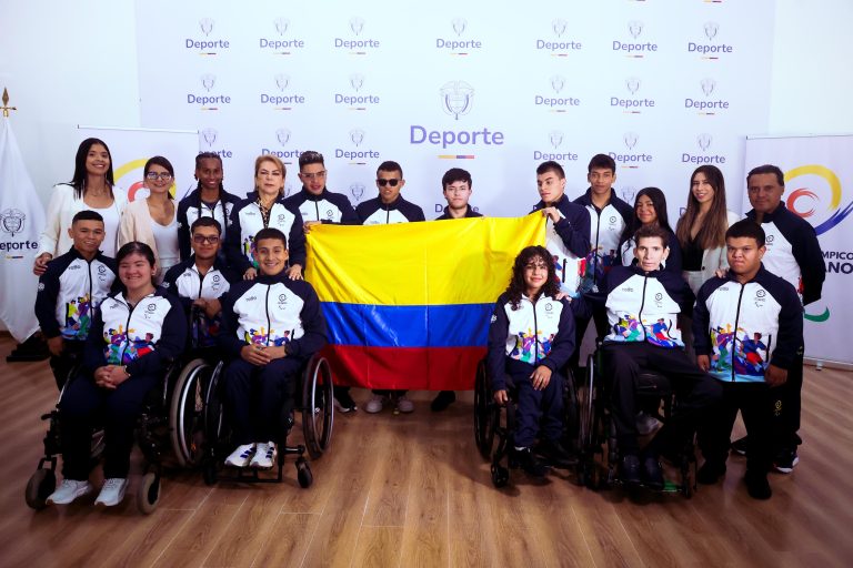 Delegación colombiana recibe el pabellón nacional rumbo a los VI Juegos Parapanamericanos Juveniles